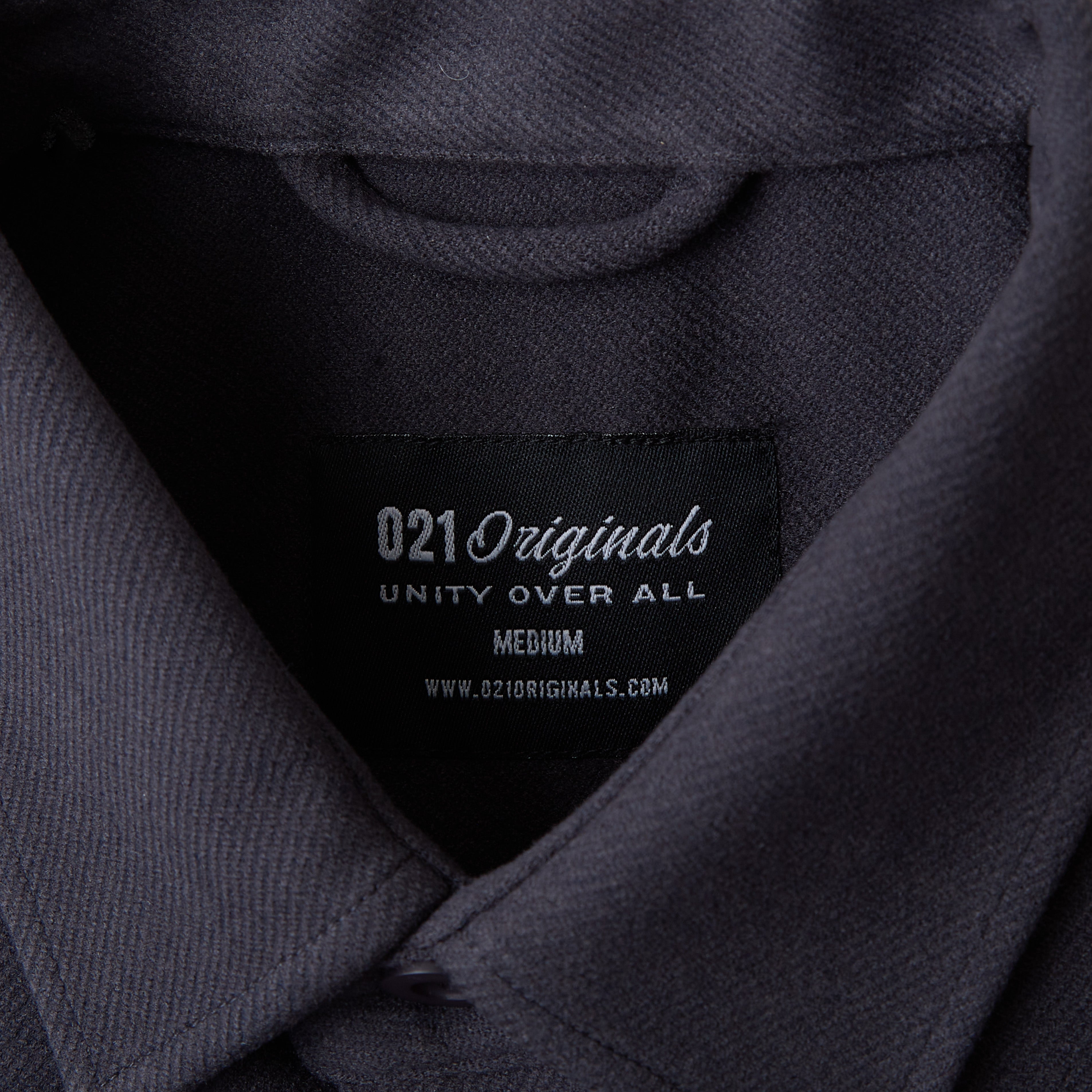 021 ESSENTIAL OVERSHIRT - GRAPHITE
