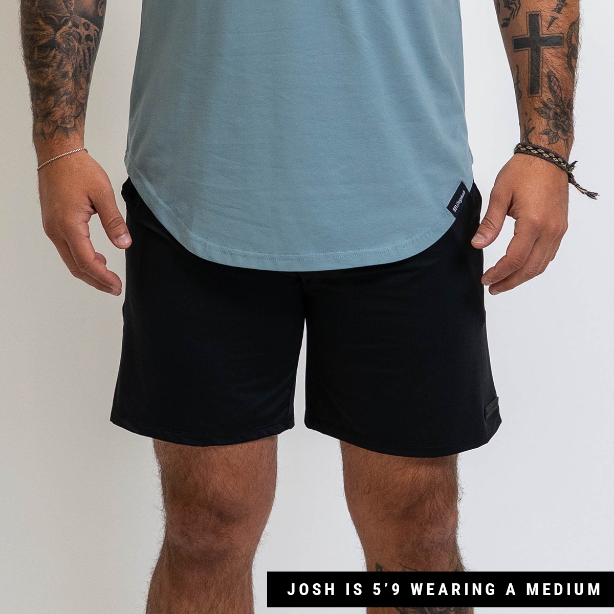 VERSA SHORTS - BLACK