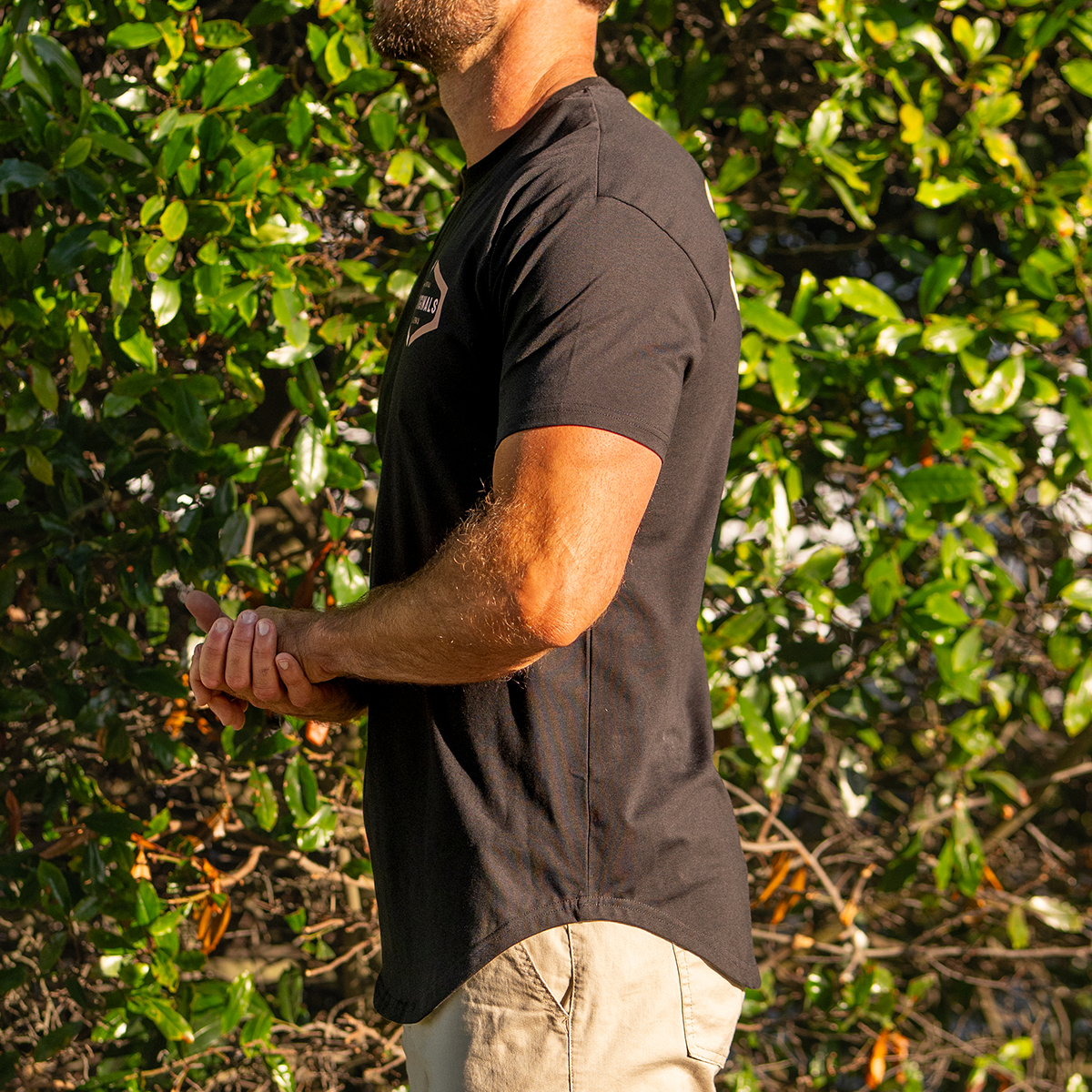 BALANCE DROP-CUT T-SHIRT - BLACK