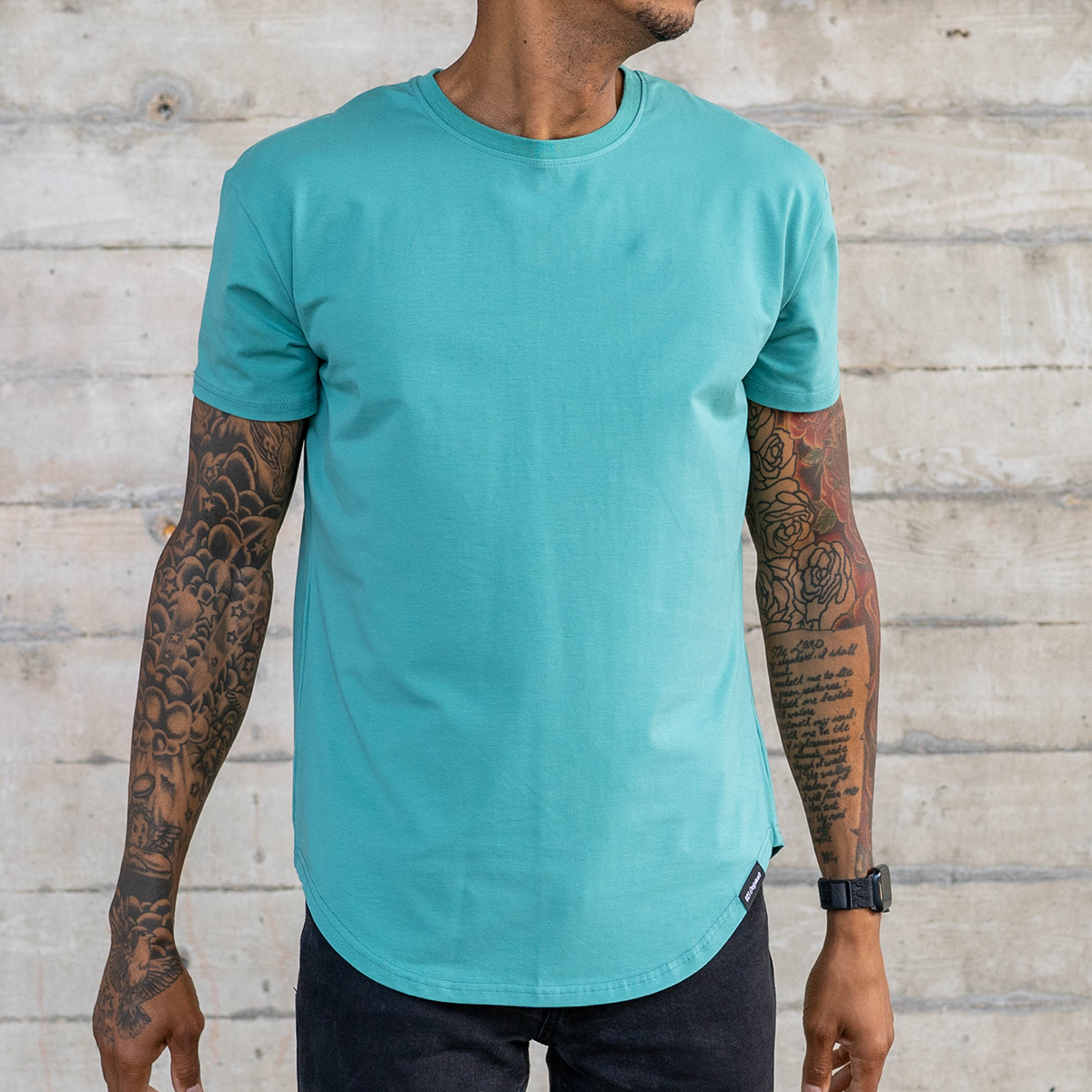 021 ESSENTIAL DROP-CUT T-SHIRT - EMERALD