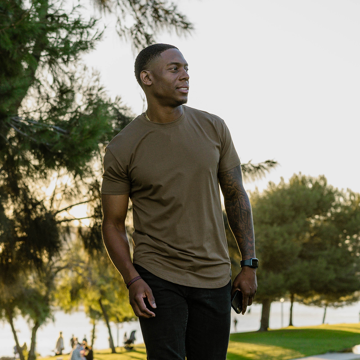 021 ESSENTIAL DROP-CUT T-SHIRT - OD GREEN