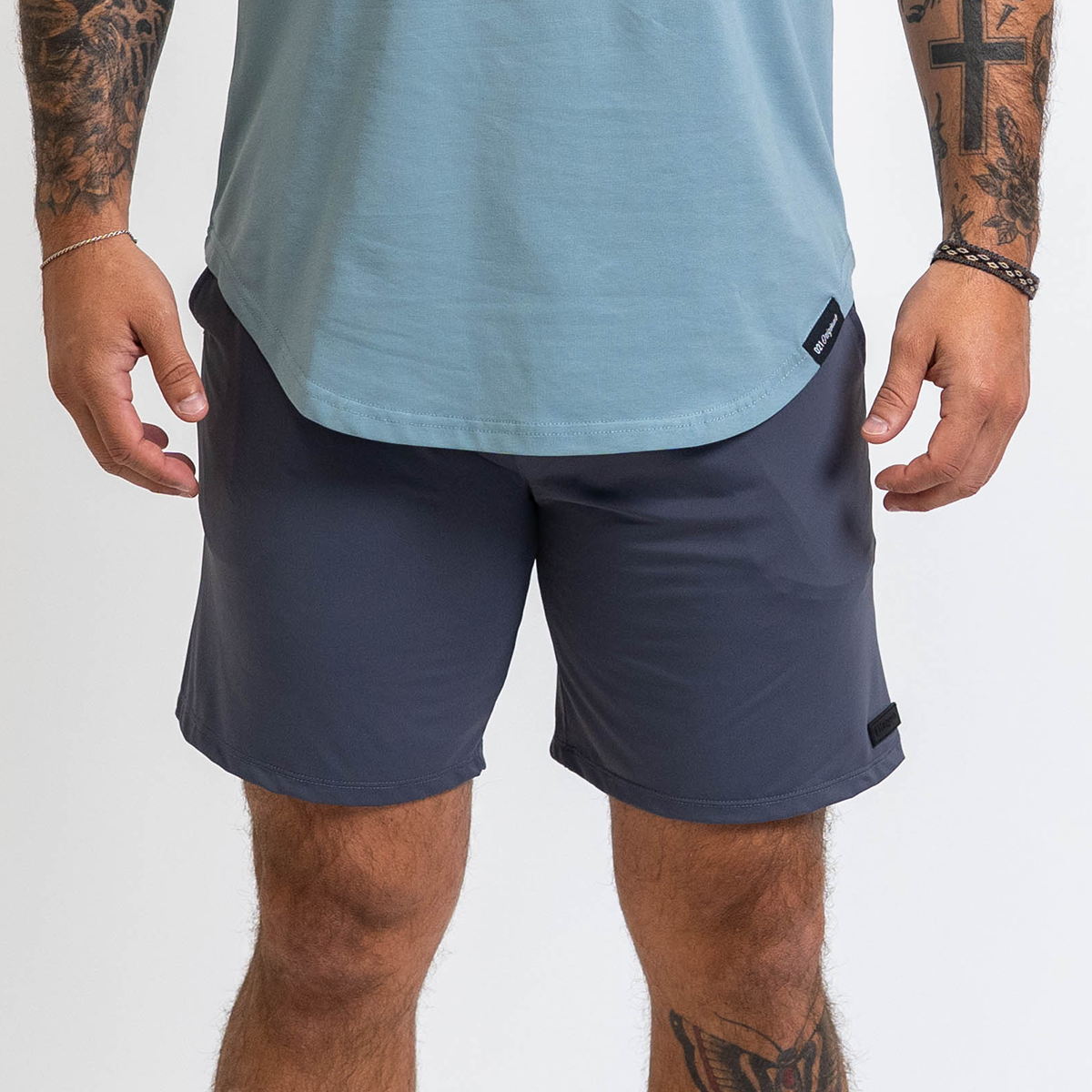 VERSA SHORTS - GRAPHITE