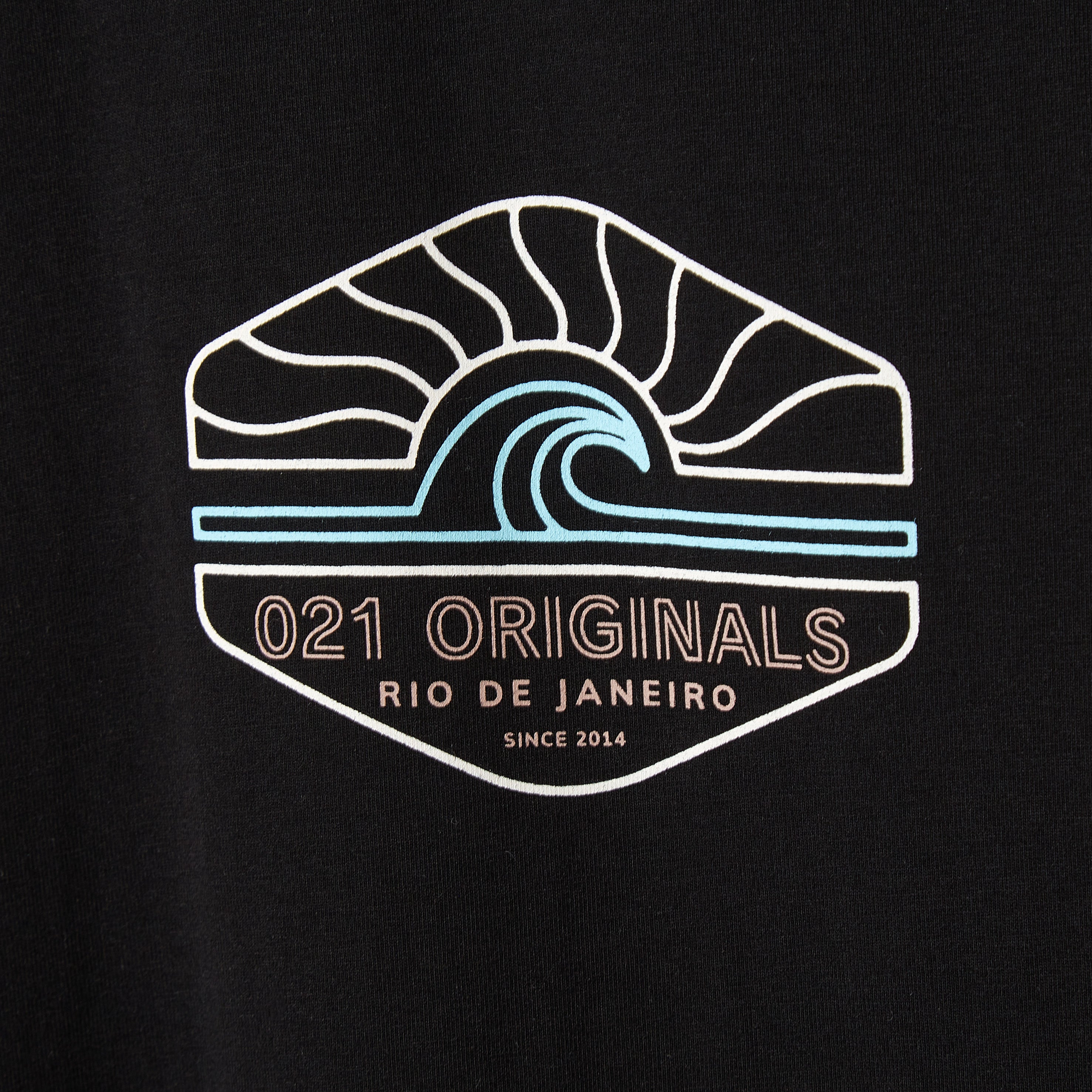 WIRE WAVE DROP-CUT T-SHIRT - BLACK