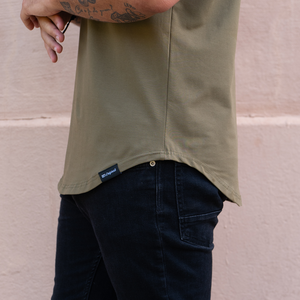 021 ESSENTIAL DROP-CUT POLO - OLIVE