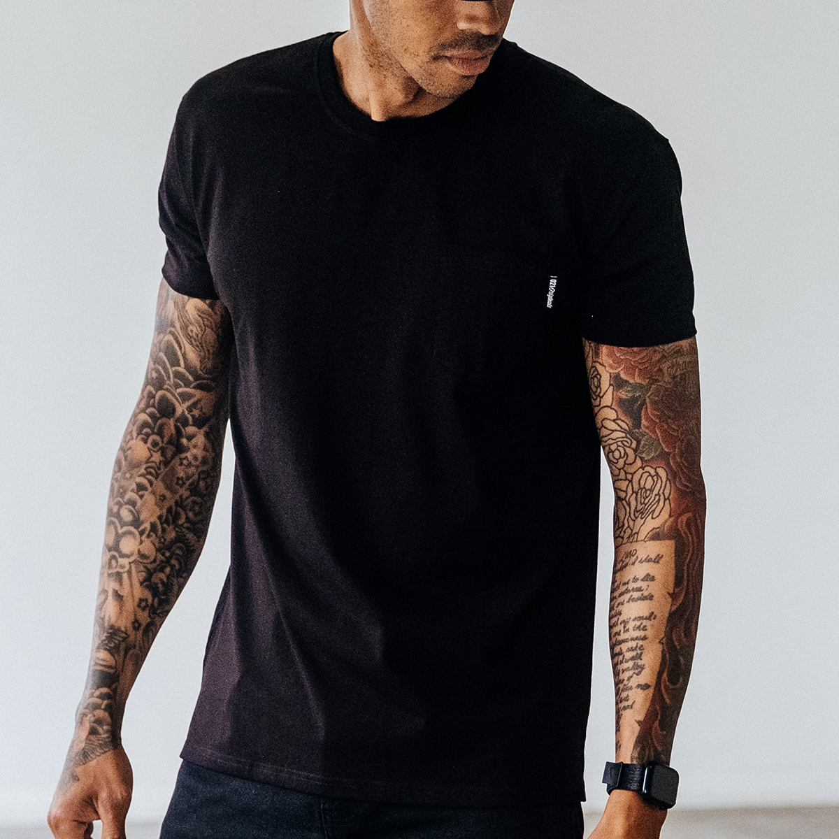 021 ESSENTIAL POCKET T-SHIRT - BLACK