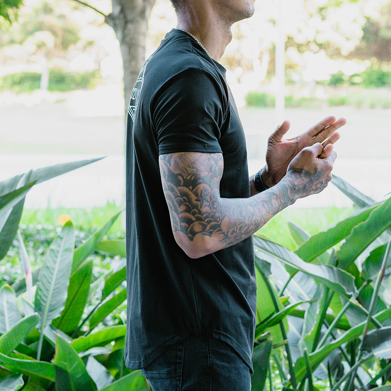 QUALITY VIBES DROP-CUT T-SHIRT - BLACK