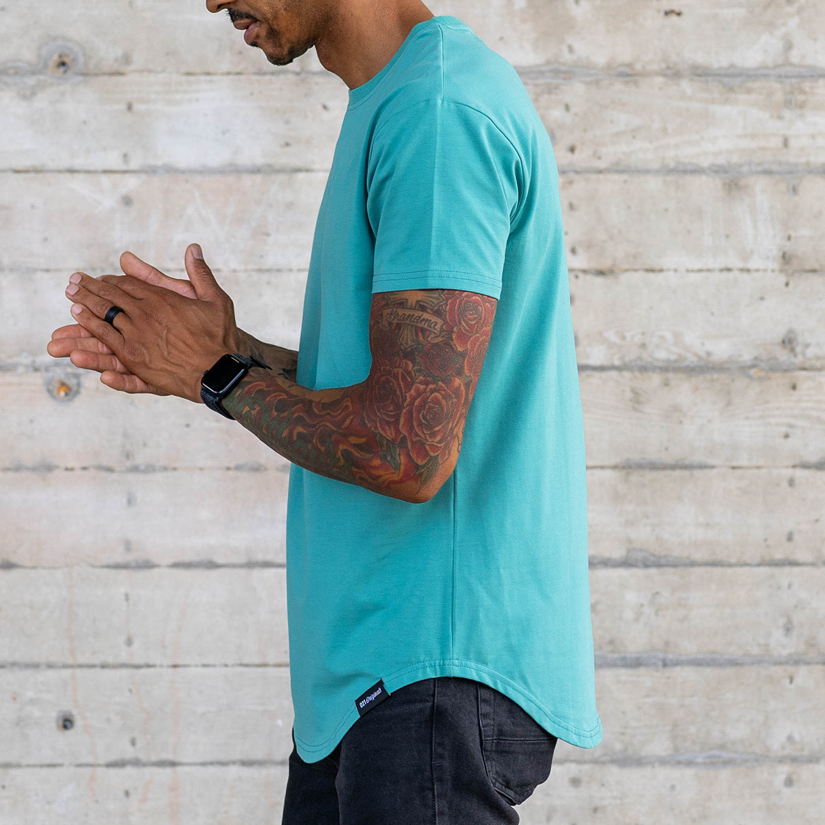 021 ESSENTIAL DROP-CUT T-SHIRT - EMERALD