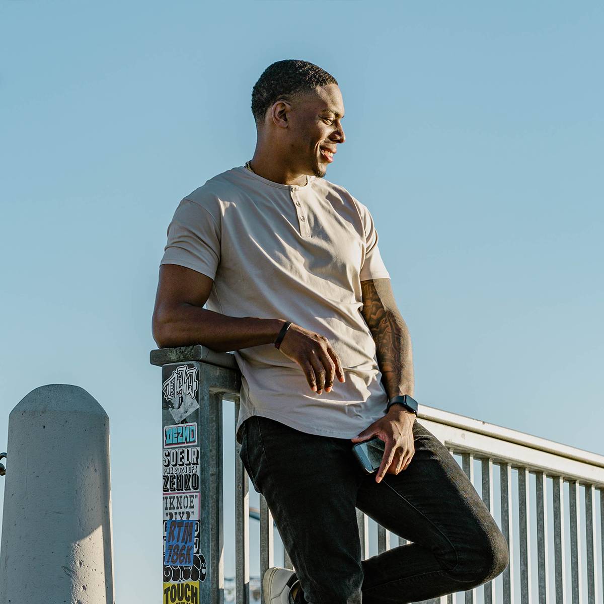 021 ESSENTIAL DROP-CUT HENLEY - CEMENT