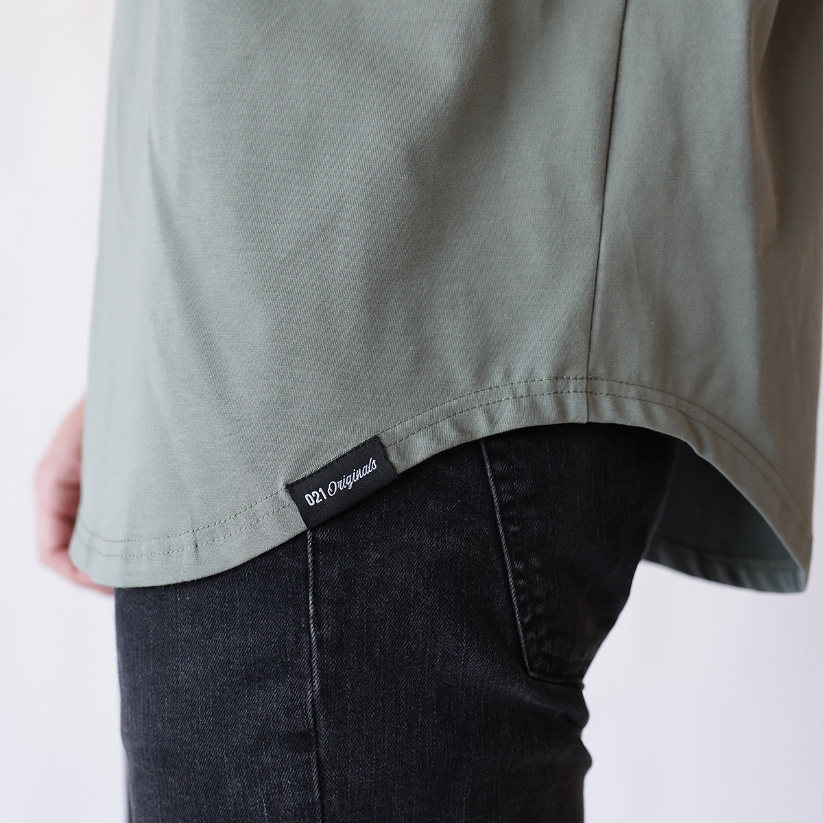 021 ESSENTIAL DROP-CUT T-SHIRT - PINE
