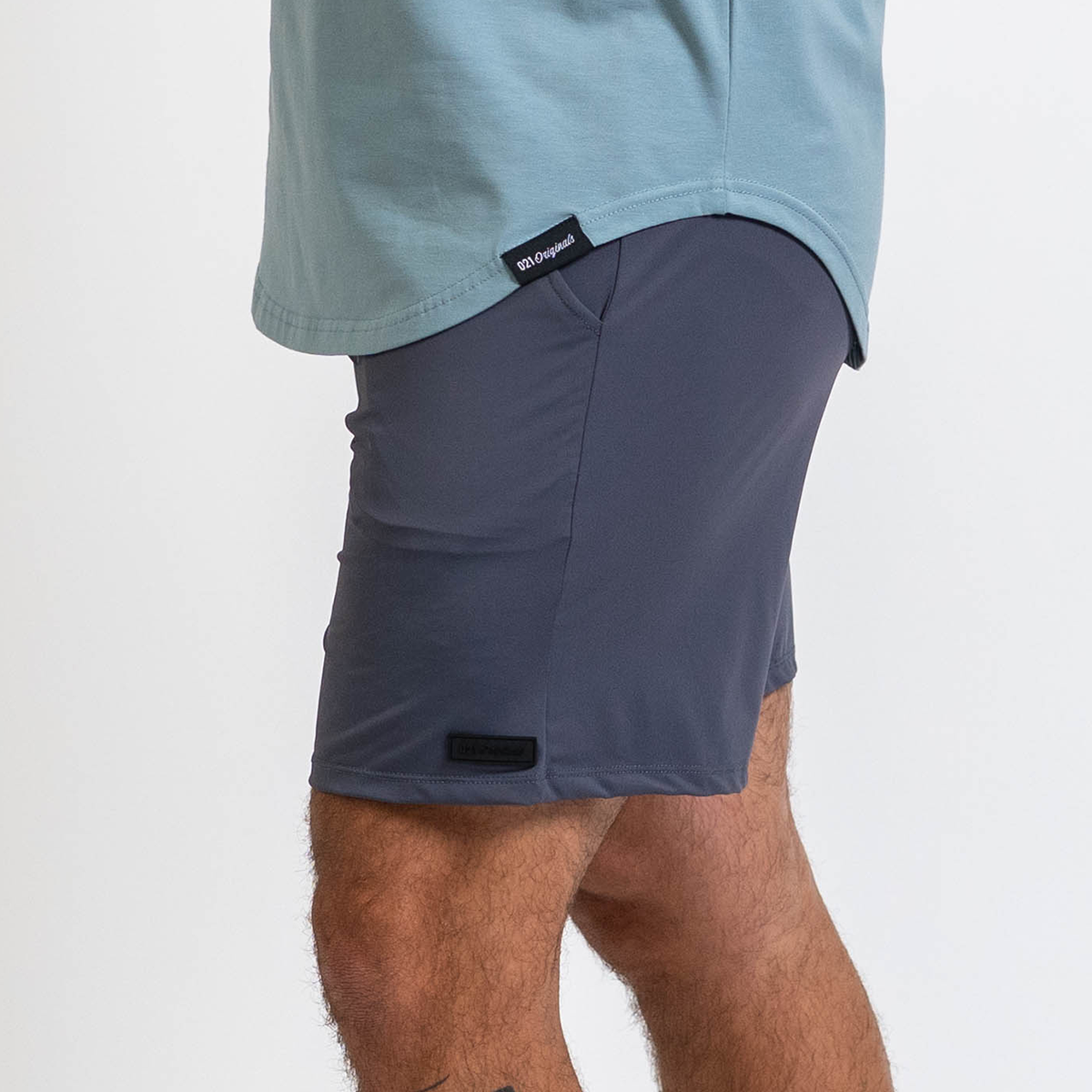 VERSA SHORTS - GRAPHITE