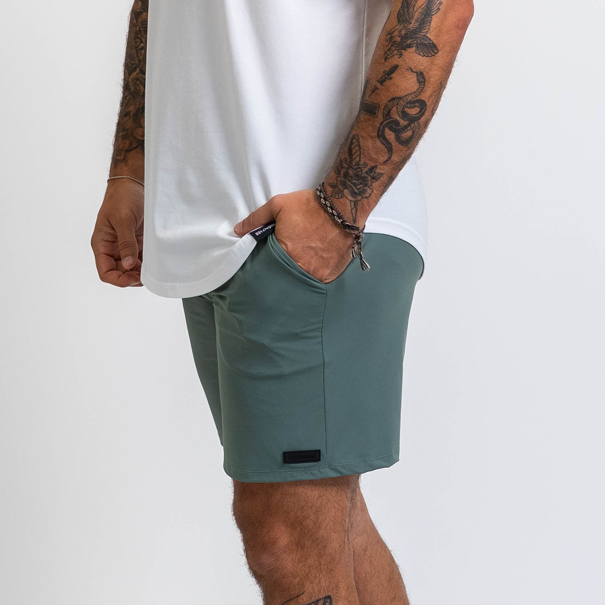 VERSA SHORTS - SEA GREEN