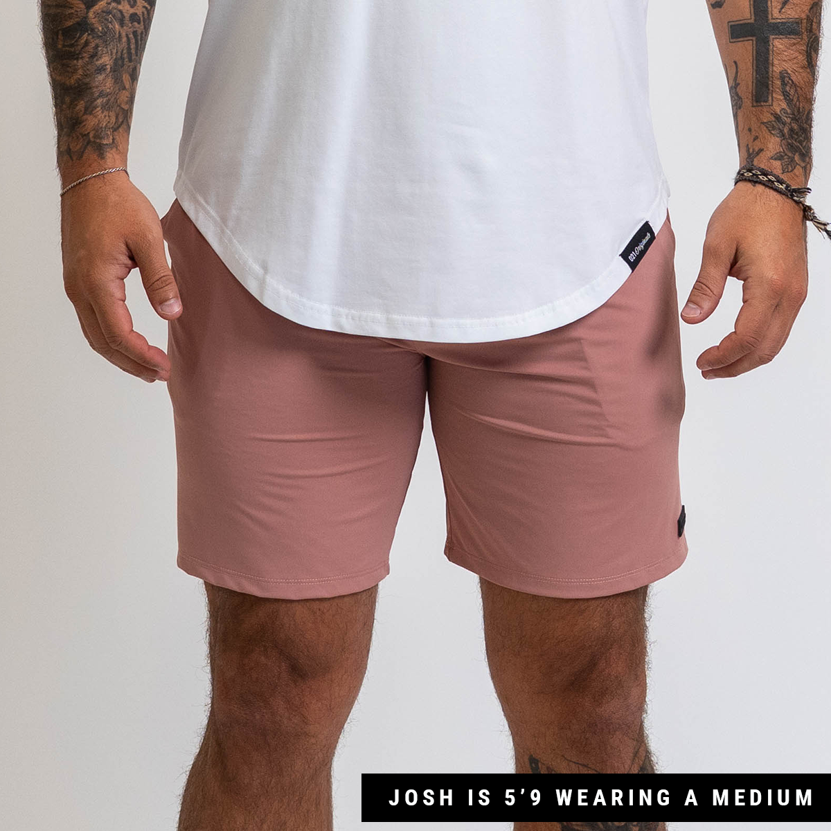 VERSA SHORTS - SALMON