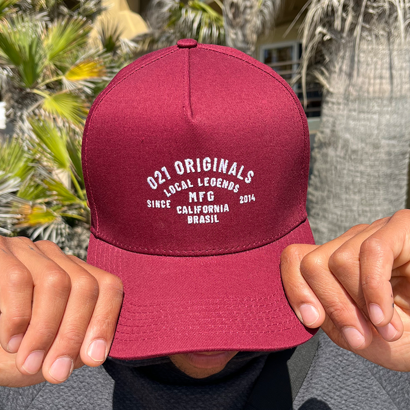 Maroon strapback hat shop